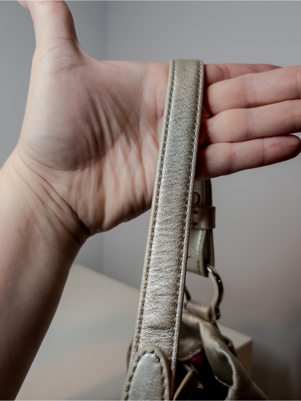 Cole Haan Silver Metallic Leather Drawstring Bucket Bag Hobo Shoulder Bag - Picture 8 of 13